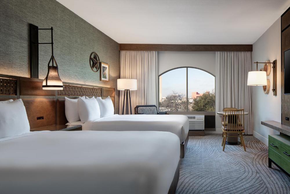 Standard Queen Room with Two Queen Beds interior